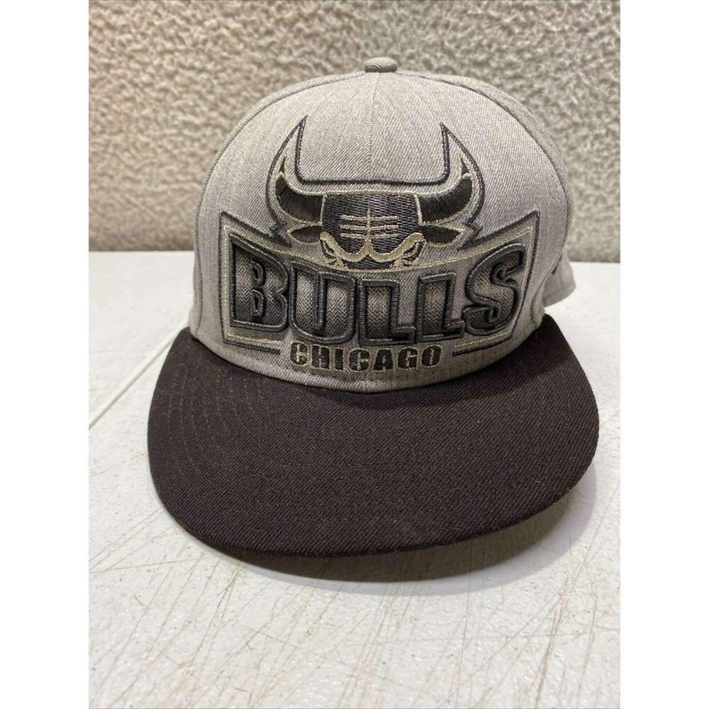 NEW ERA 9 FIFTY NBA CHICAGO BULLS WINDY CITY SNAPBACK HAT Gray Black